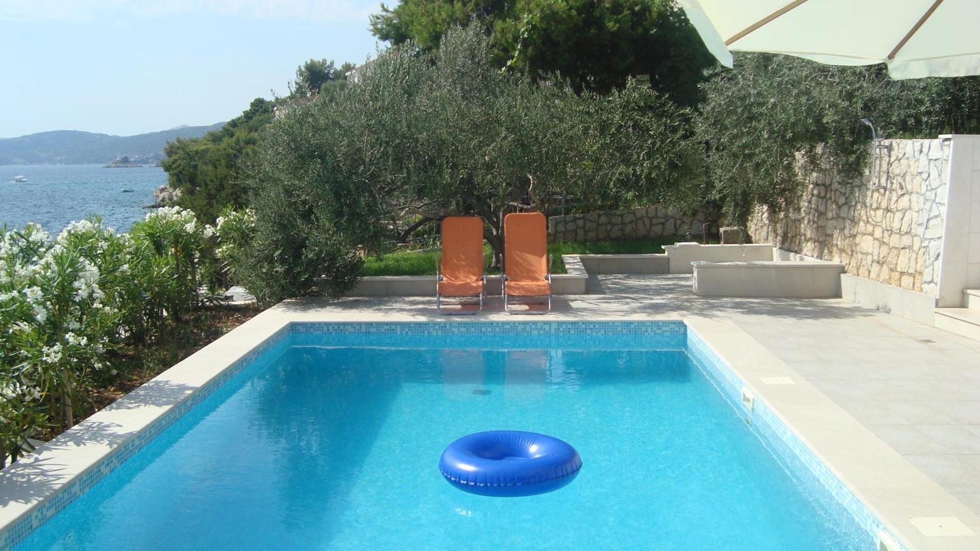 Apartments Niana With Heated Seawater Swimingpool Donji Okrug  Exterior foto